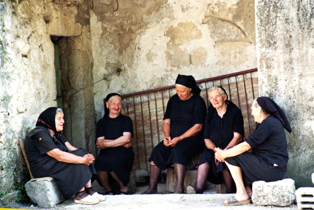 Bartulovića starice se odmaraju i ćakulaju